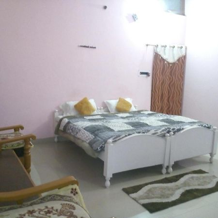 Hotel Shri Mahant Orchha 5 Mint Walking From Ram Raja Temple Eksteriør billede