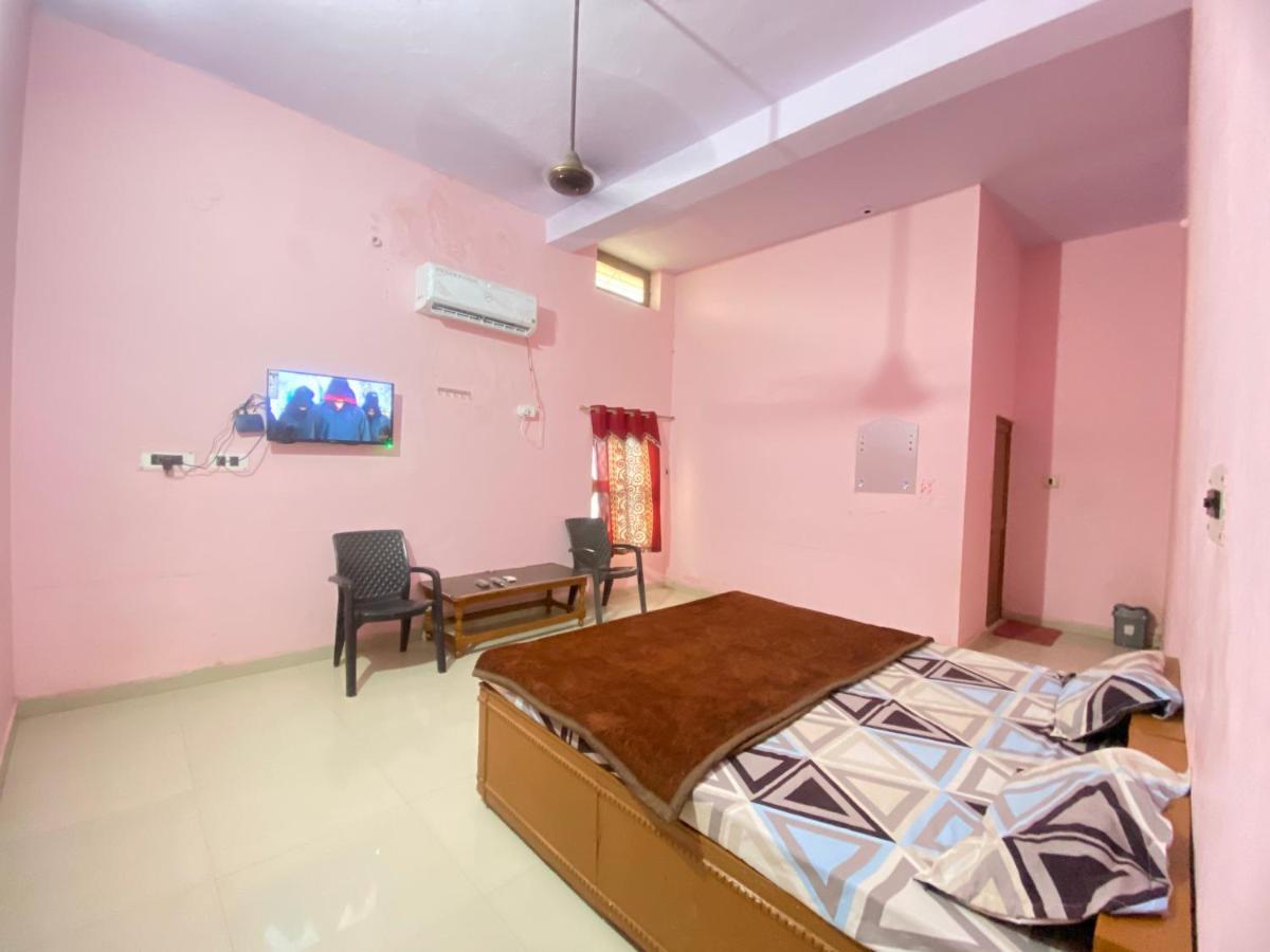 Hotel Shri Mahant Orchha 5 Mint Walking From Ram Raja Temple Eksteriør billede