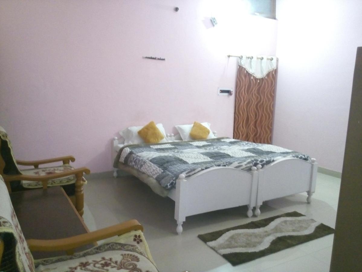 Hotel Shri Mahant Orchha 5 Mint Walking From Ram Raja Temple Eksteriør billede